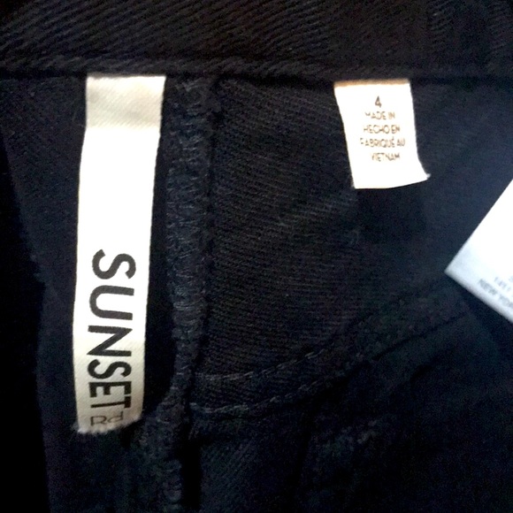 Sunset Rd👖Black Straight Jeans Size 4 - Picture 5 of 5